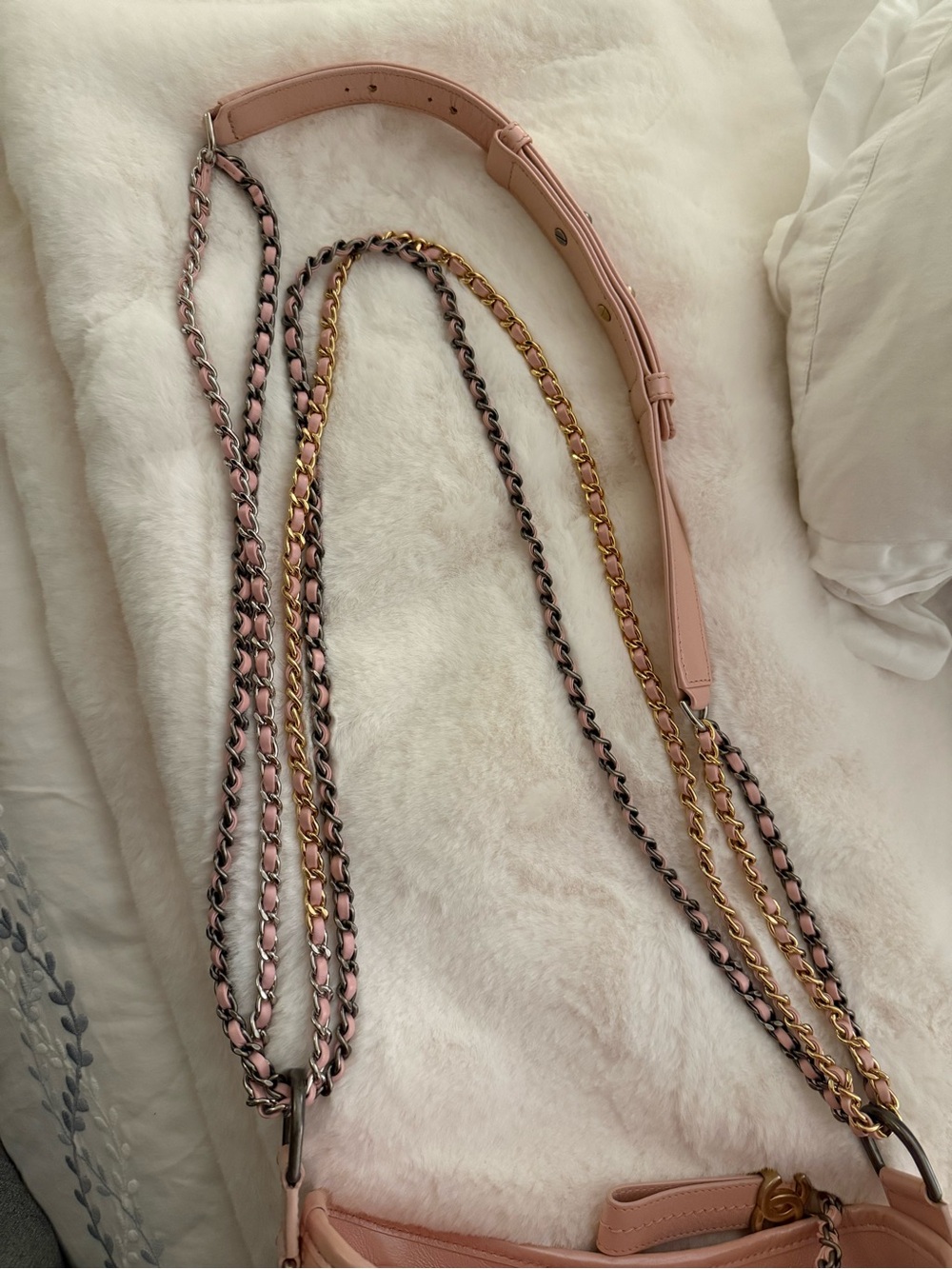 Chanel Gabrielle Hobo Rose Bag - Picture 6 of 15